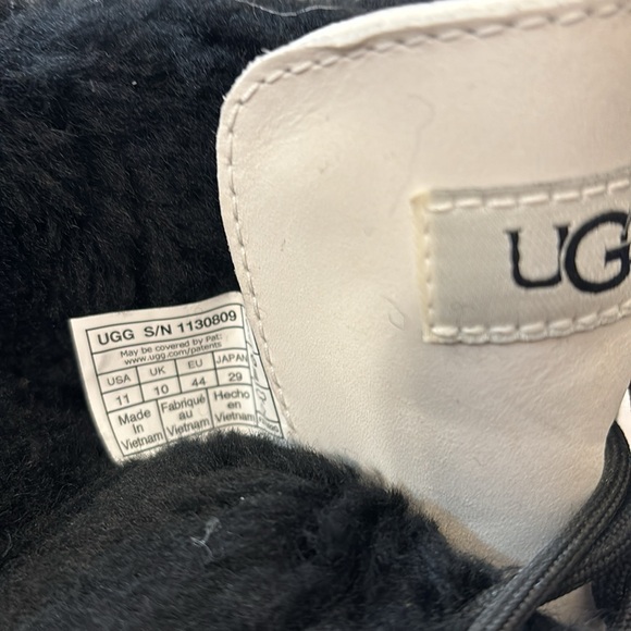 UGG Men's Butte Waterproof Leather Snow Boot, White/Black, Size 11 - Picture 9 of 9
